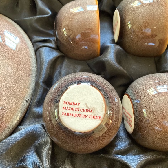 Brand New Bombay Tea ware: Teapot and 4 cups - Picture 4 of 6